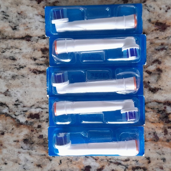 Oral B Brush head - Picture 4 of 4